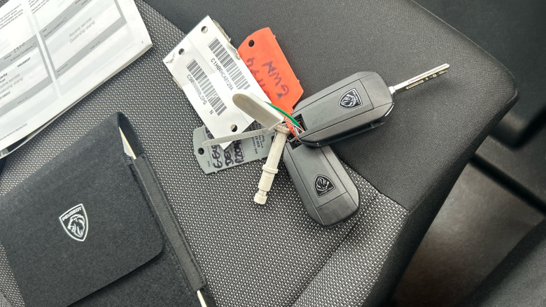 Peugeot Expert E-L1 100kW 75kWh Professional Van Auto